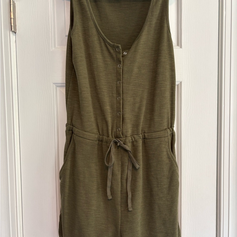 Sleeveless Drawstring Romper in Olive Green, Snap Button with Pockets Size M